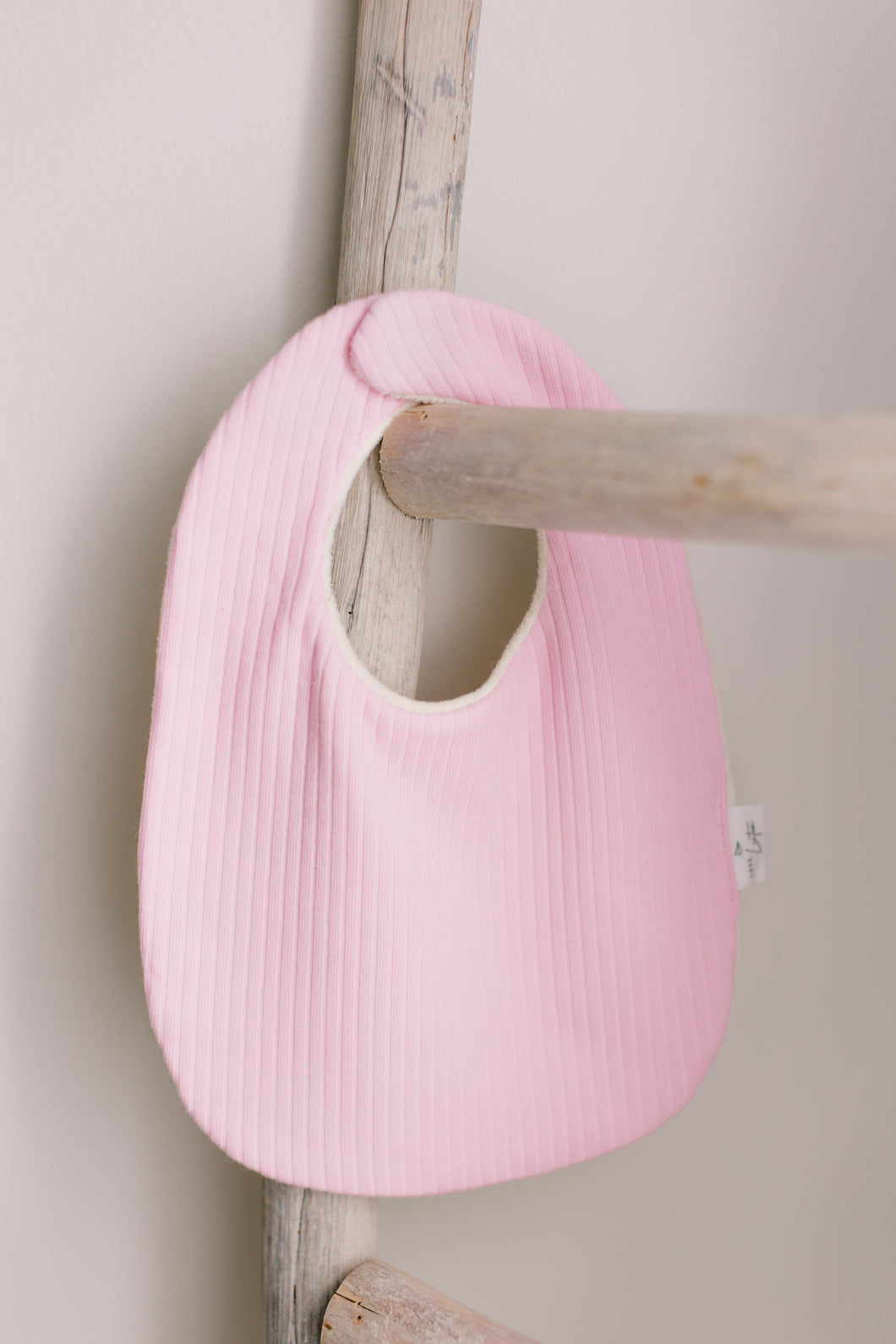 Magnetic Ribbed Cotton Bib - Pink